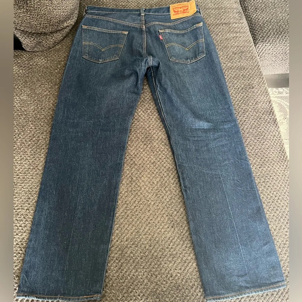 36x30 Levi’s 501 Dark Wash Denim Jeans - Picture 2 of 4